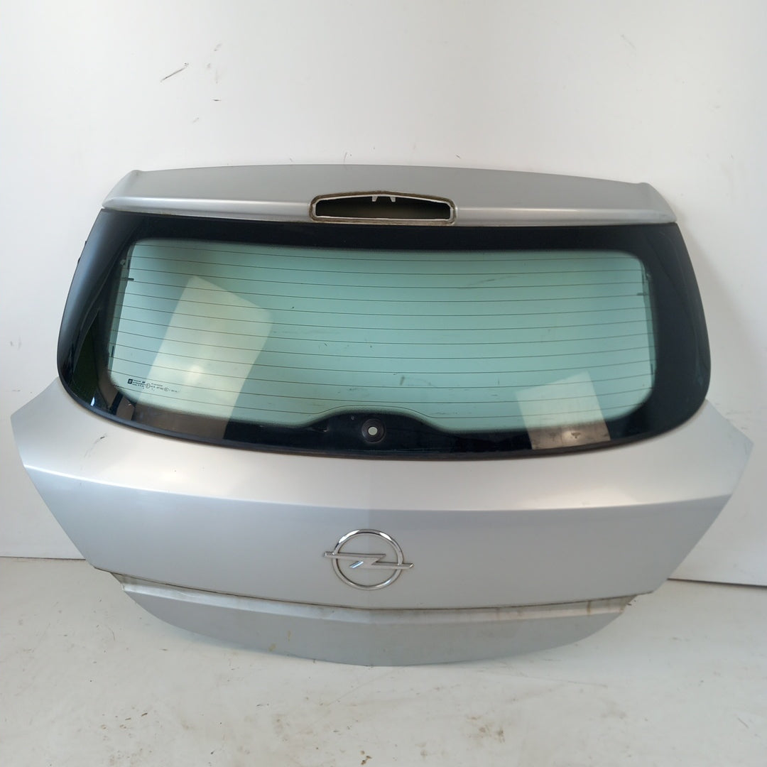 Капак багажник Z157 Star Silver Opel Astra H 3 врати хечбек