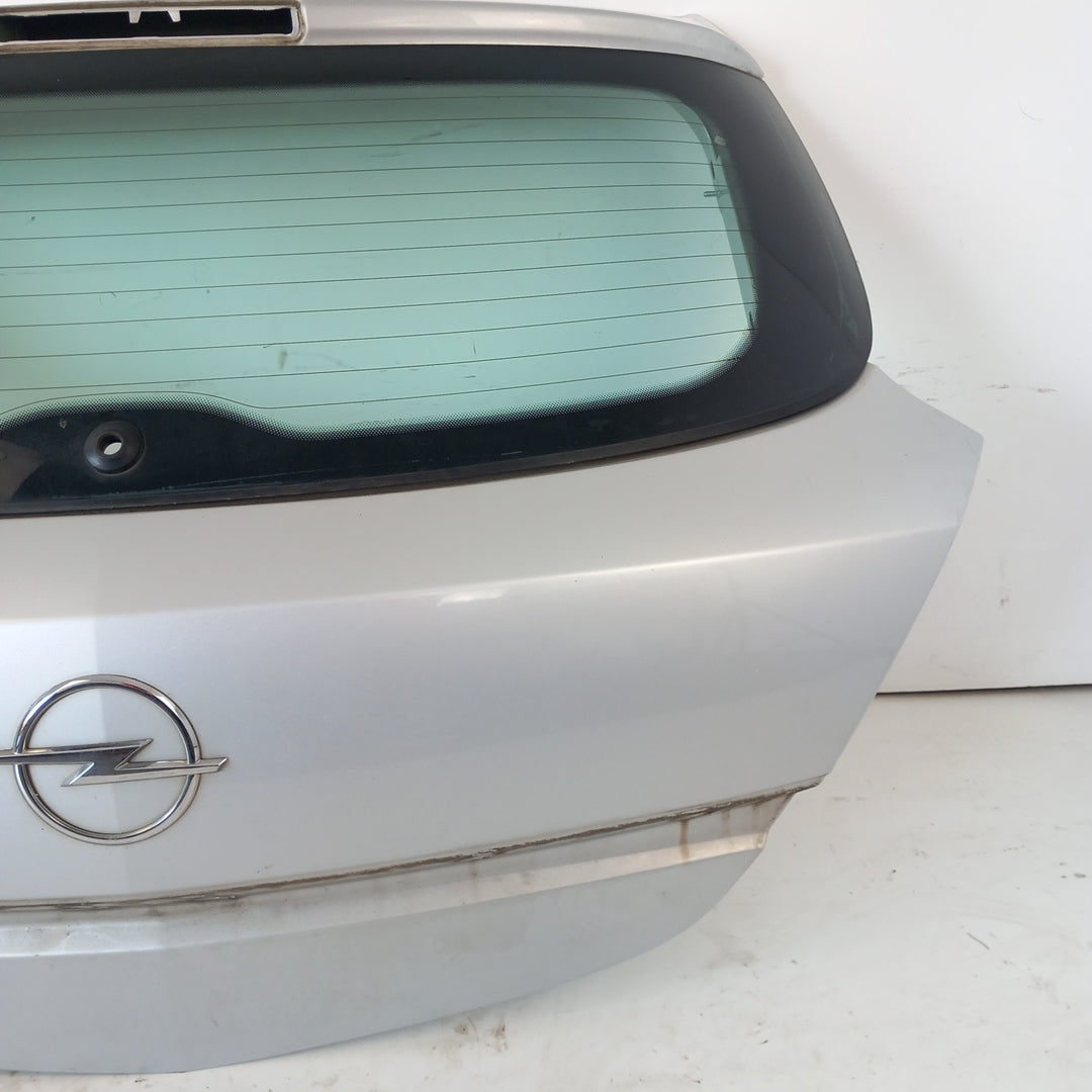 Капак багажник Z157 Star Silver Opel Astra H 3 врати хечбек