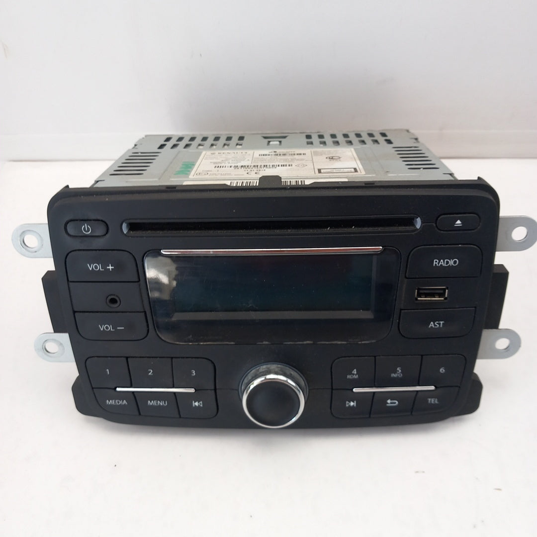 Радио USB AUX с код Dacia Duster I HS