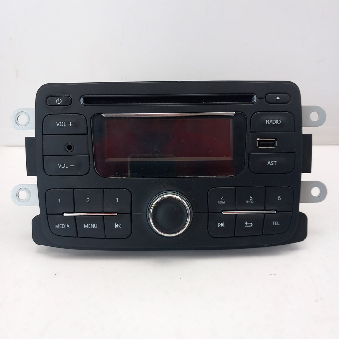Радио USB AUX с код Dacia Duster I HS