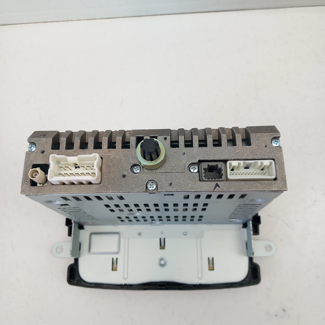 Радио USB AUX с код Dacia Duster I HS