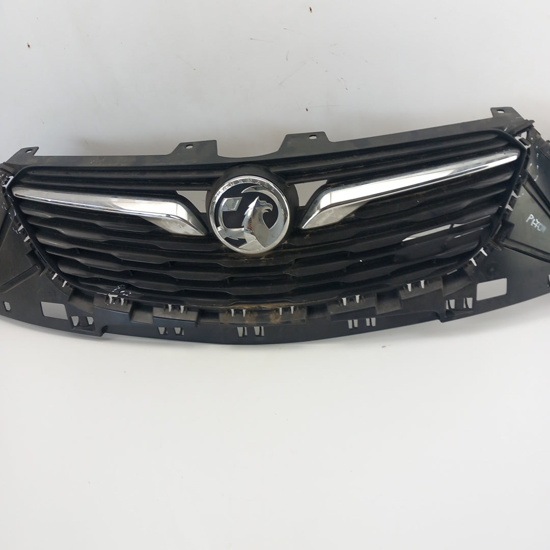 Решетка радиатор предна броня Счупена Opel Crossland X