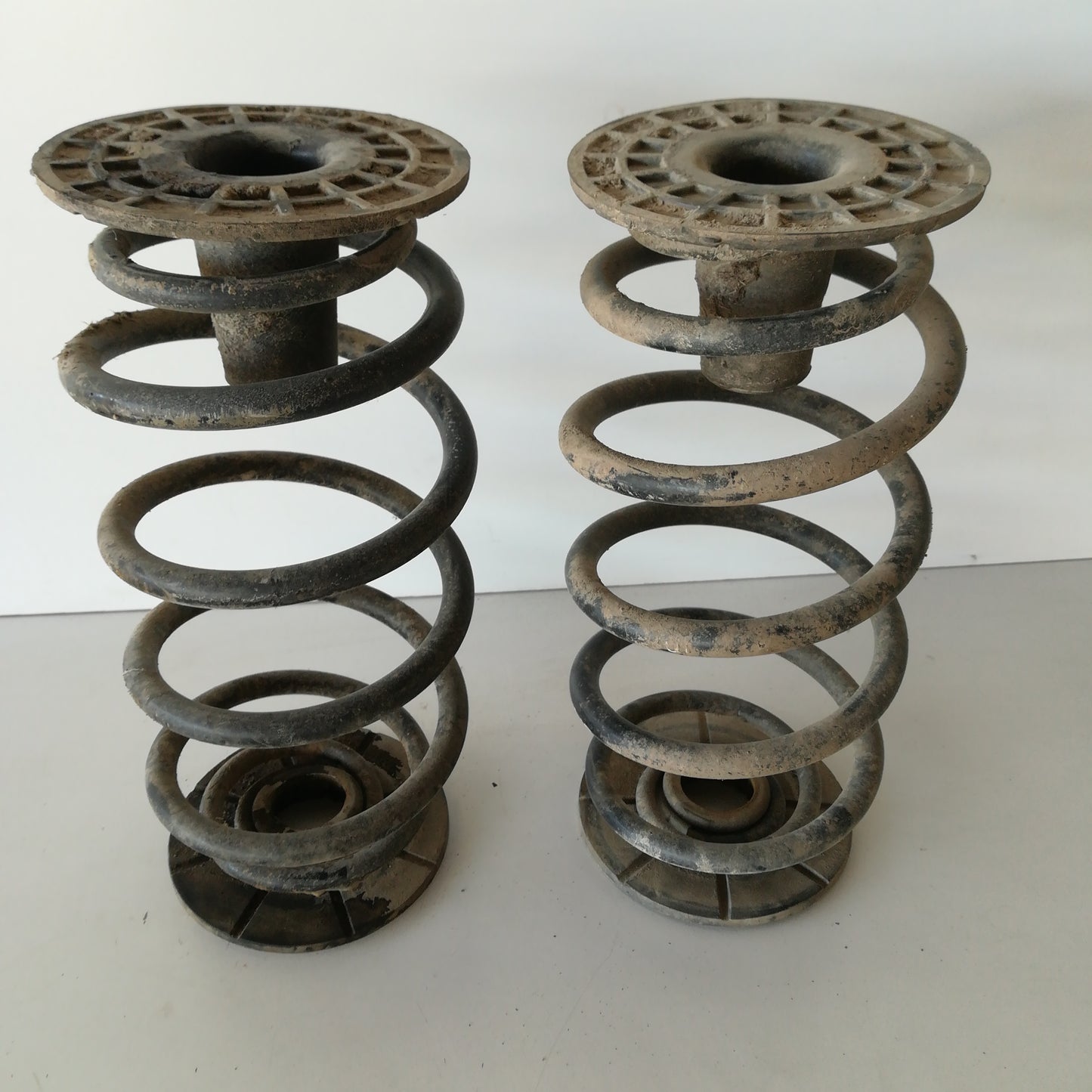 Пружини комплект задни лява дясна Opel Meriva A