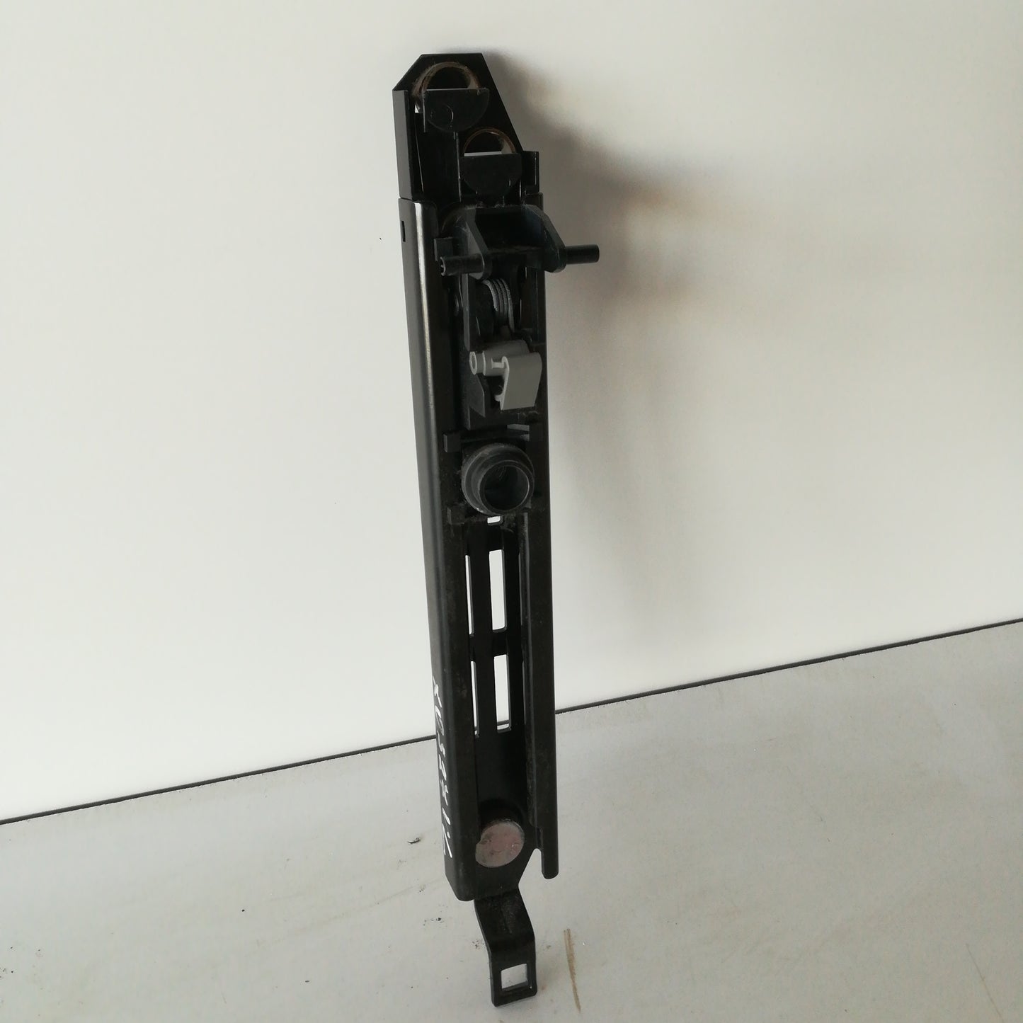 Регулатор височина предпазен колан преден ляв десен Opel Meriva A