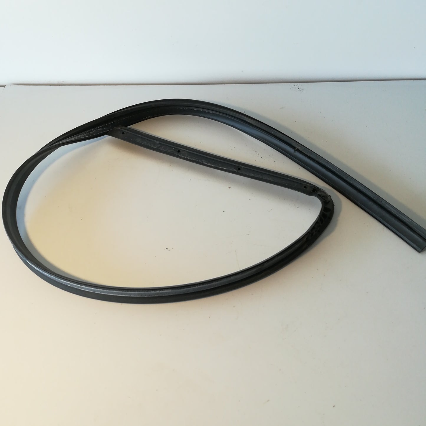 Уплътнение врата горе предна лява Opel Corsa D