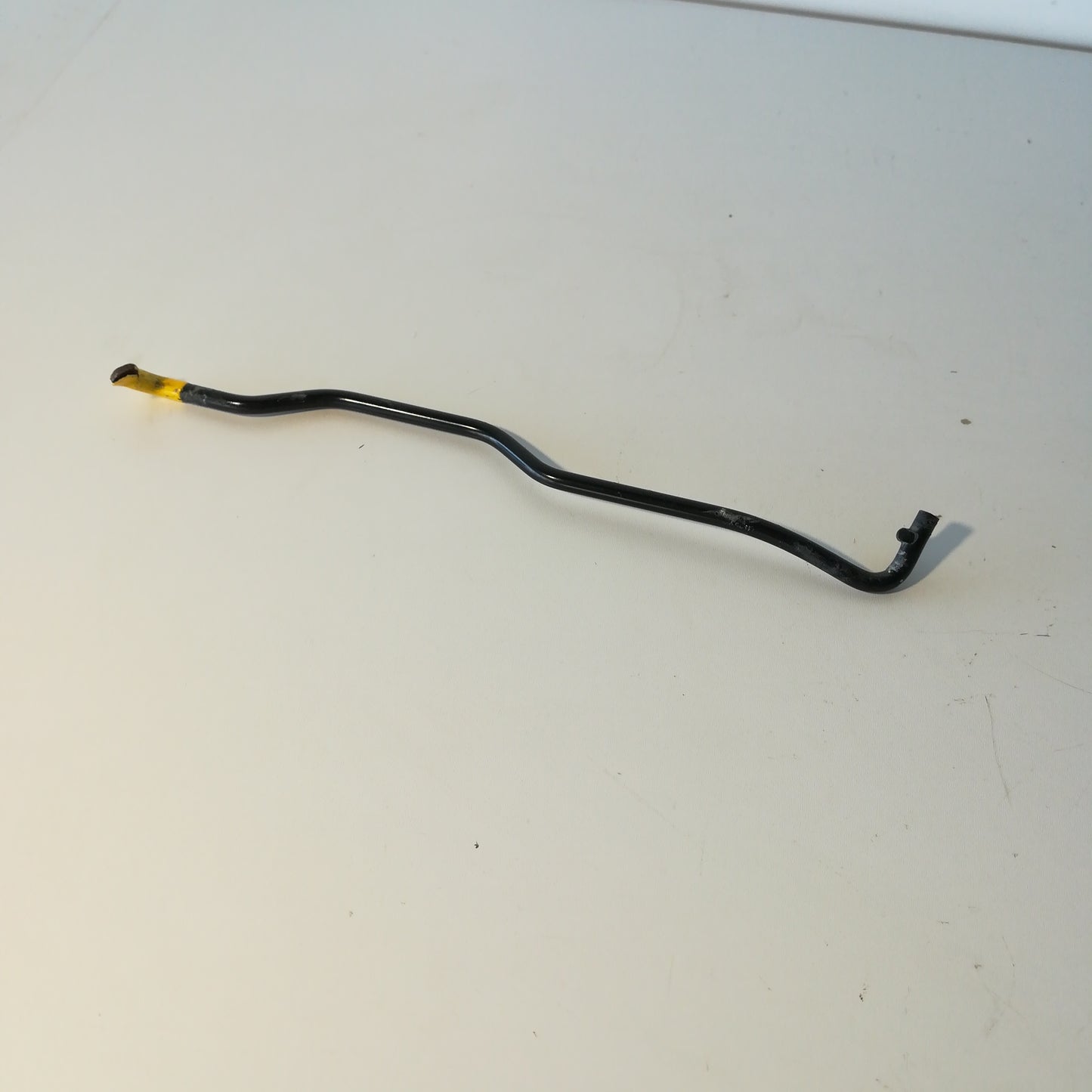 Щека фиксиране капак двигател Opel Corsa D