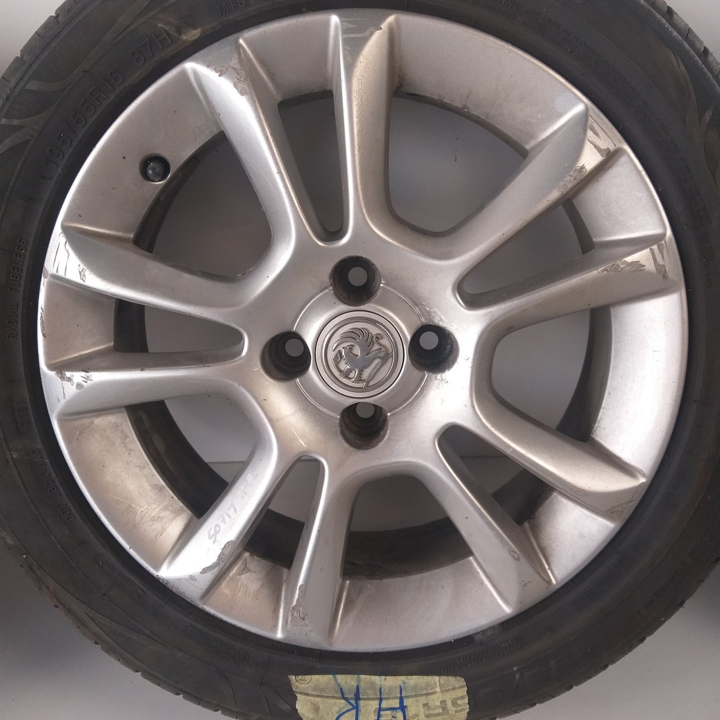 Комплект 16" цола aлуминиеви джанти с гуми 6Jx16H2 ET40 4x100 Opel Corsa D