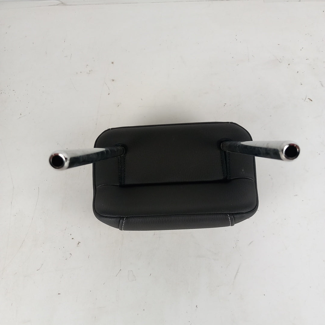 Подглавник заден ляв /десен кожа TADC Opel Astra J