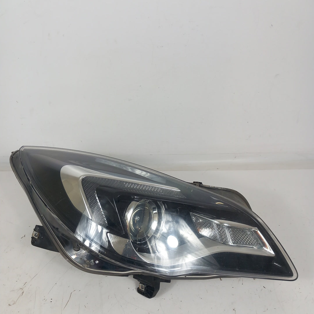 Фар преден десен AVD LED Халоген RHD Insignia A Facelift