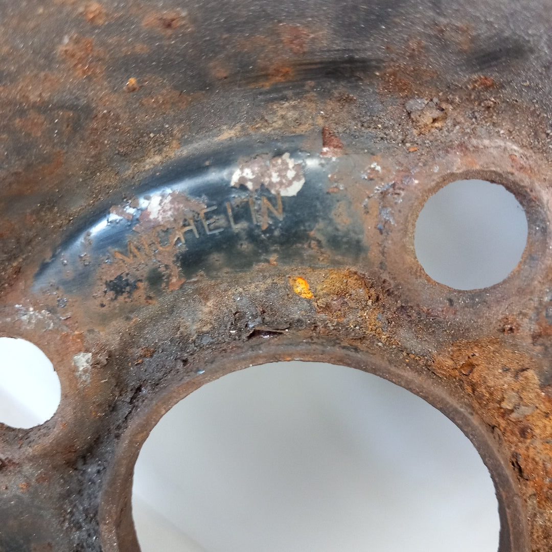 Стоманена джанта 14" цола 5,5J x 14H2 ET49 4x100 лятна гума Pirelli P3000 175/70/R14 84T Opel Corsa D
