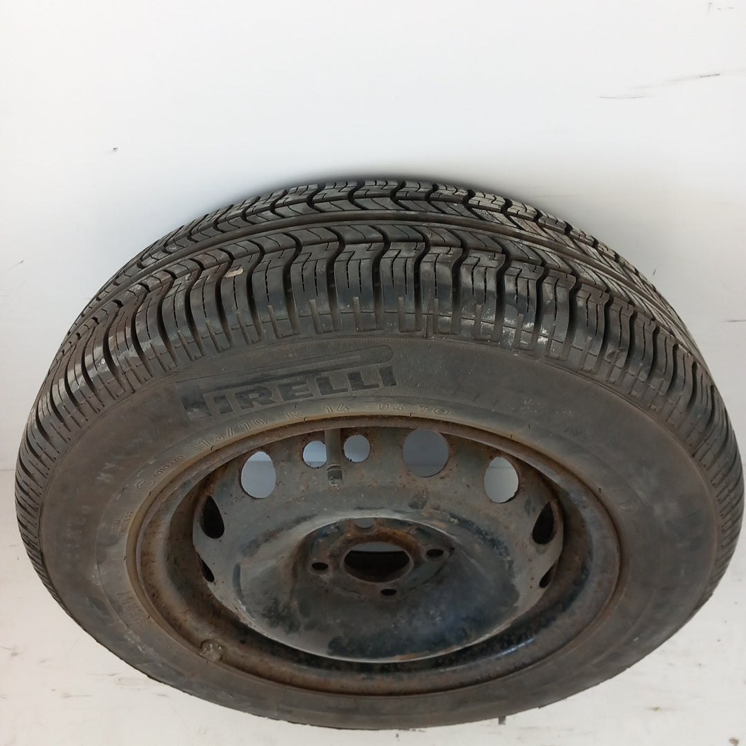 Стоманена джанта 14" цола 5,5J x 14H2 ET49 4x100 лятна гума Pirelli P3000 175/70/R14 84T Opel Corsa D