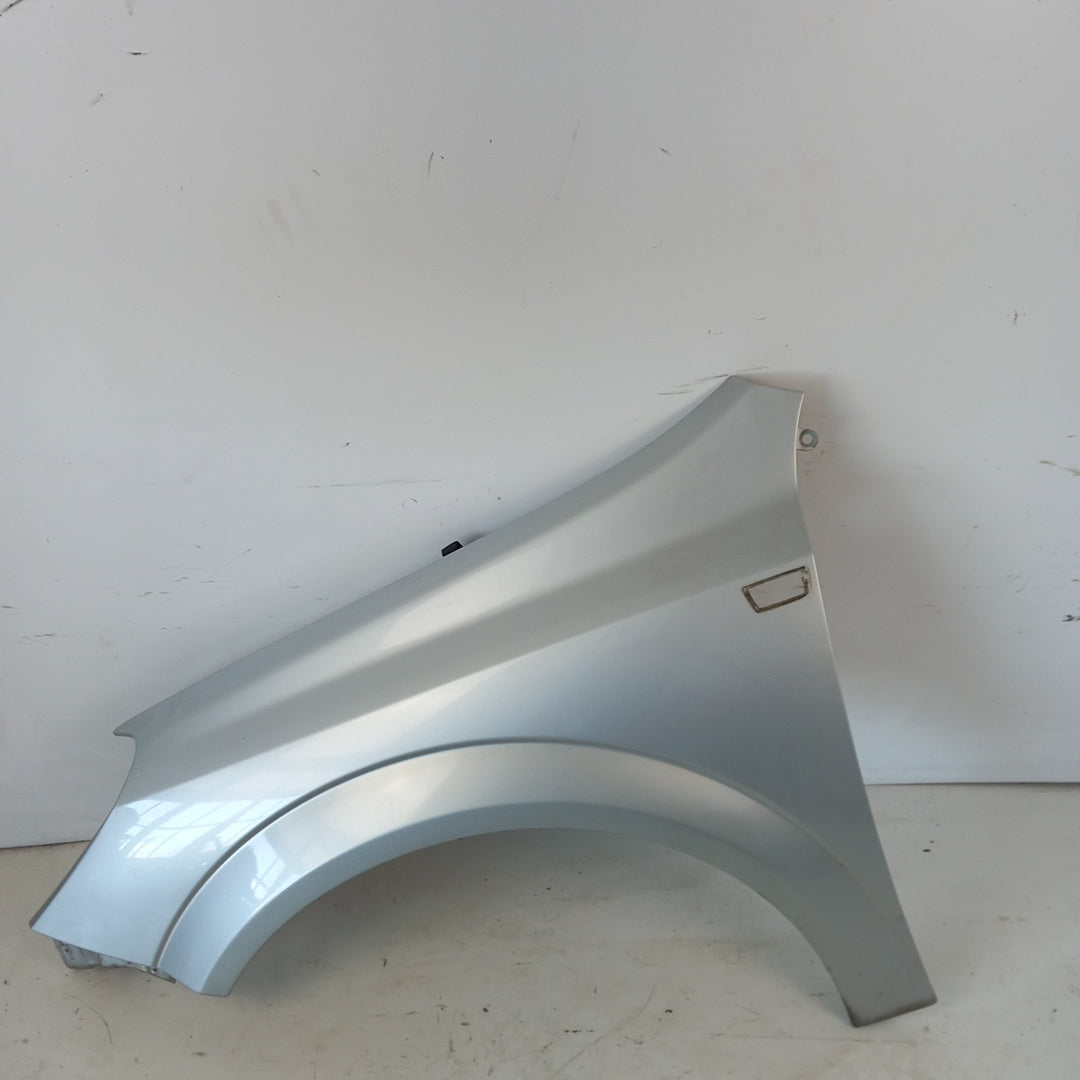 Калник преден ляв Z157 Star Silver Opel Astra H хечбек