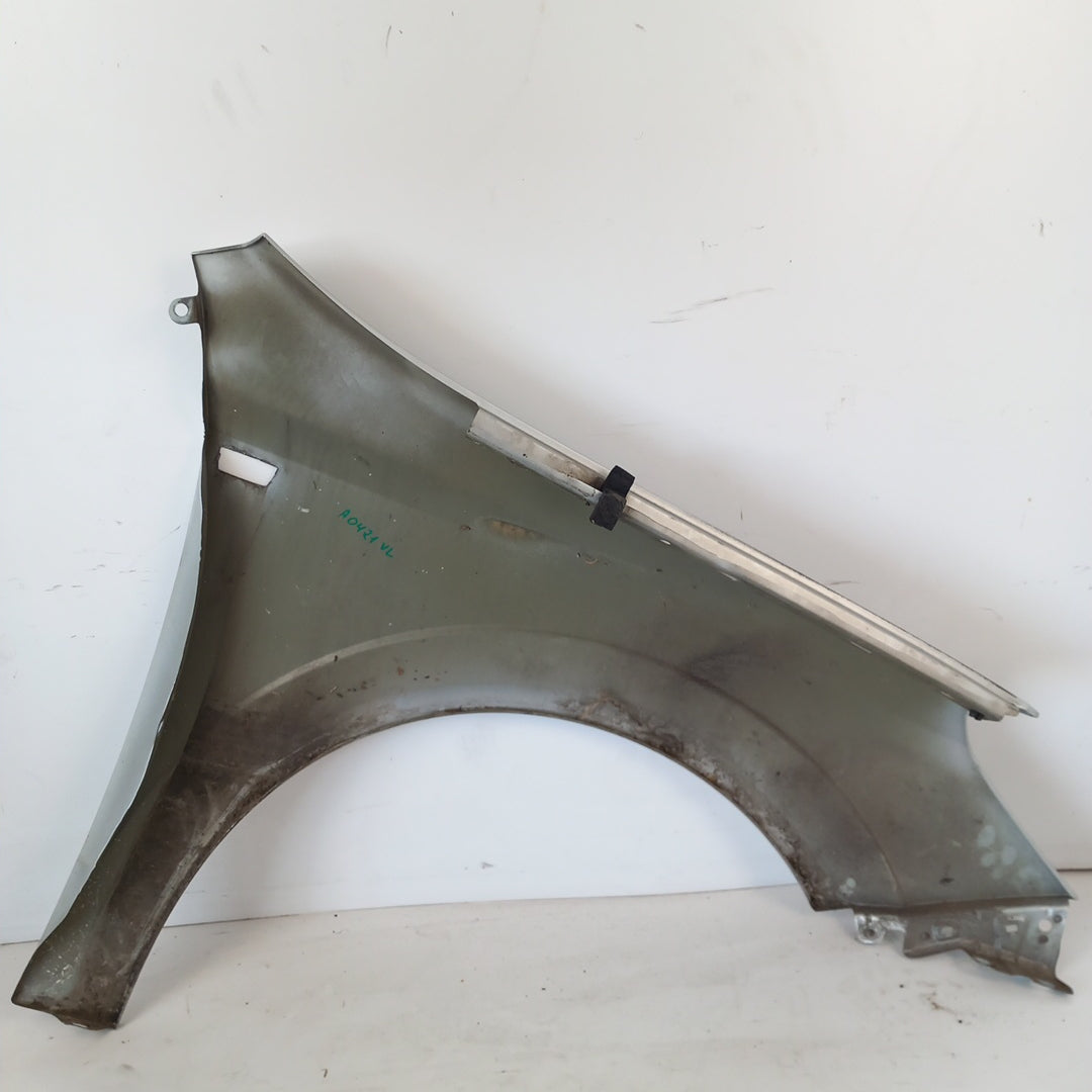 Калник преден ляв Z157 Star Silver Opel Astra H хечбек