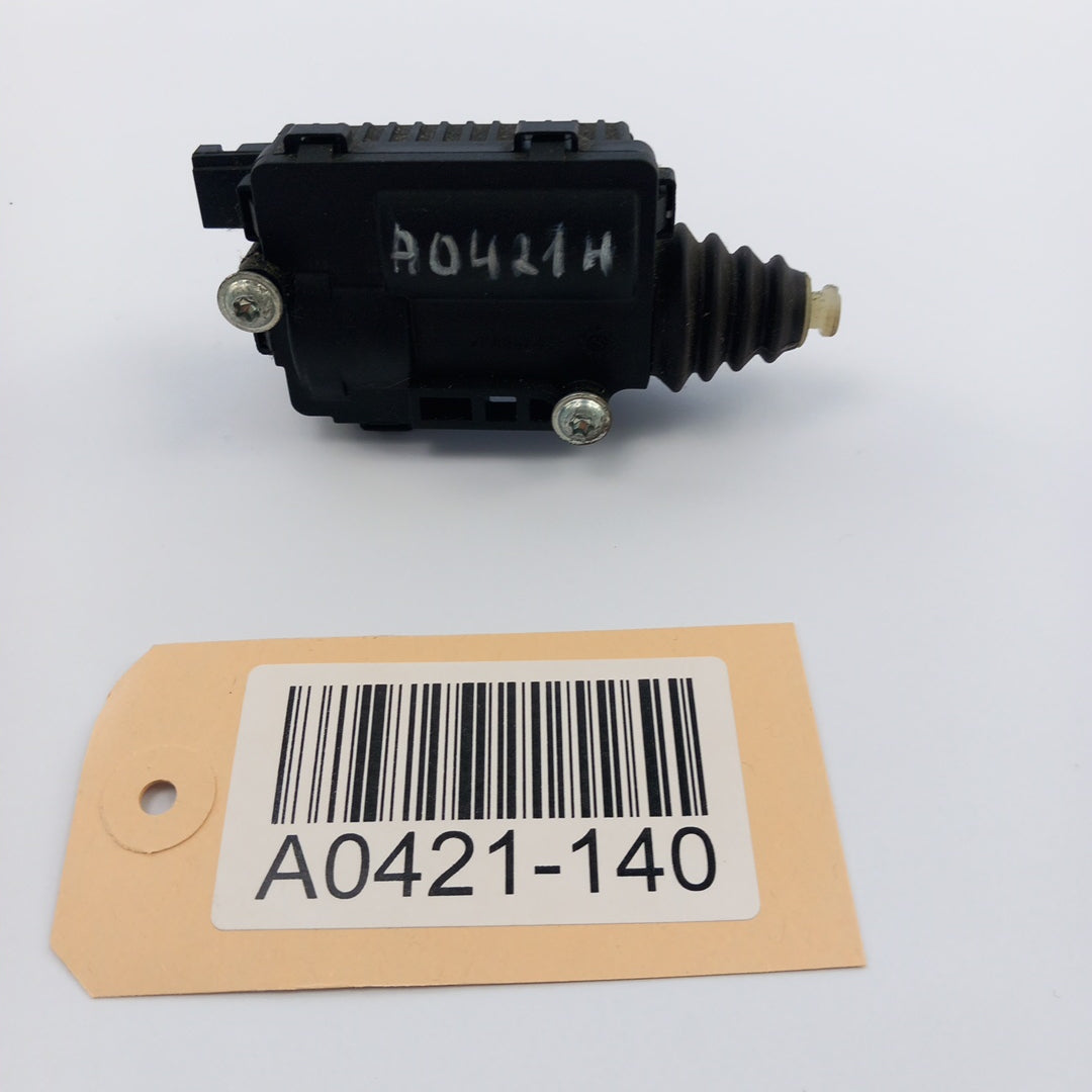 Моторче централно капак резервоар гориво Opel Astra H GTC