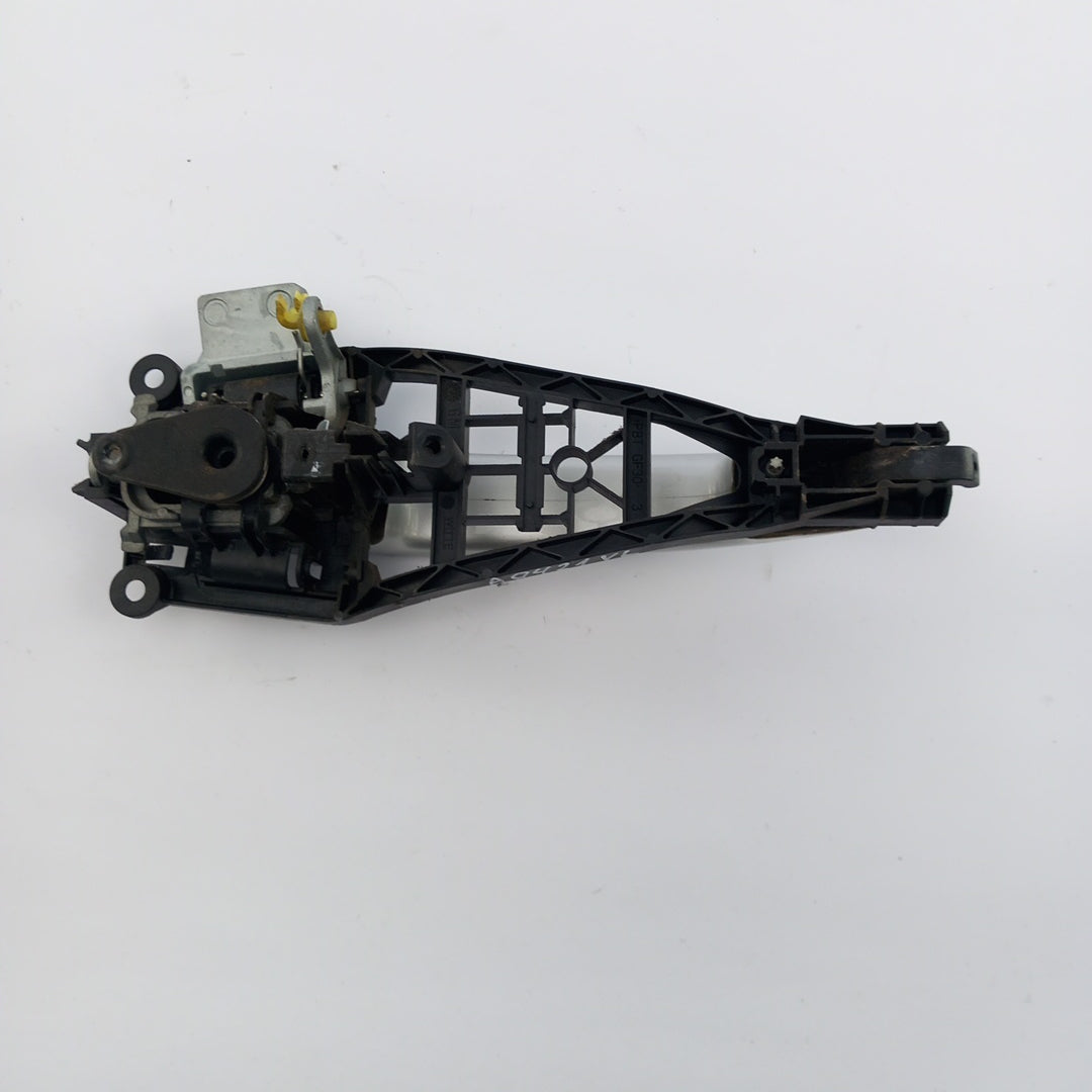 Дръжка външна предна лява врата Z157 2AU Star Silver Opel Astra H 1,8 GTC