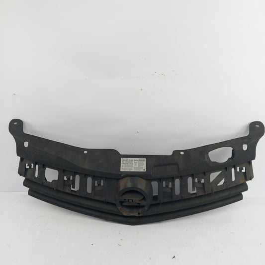 Решетка предна радиатор Opel Astra H 1,8 GTC