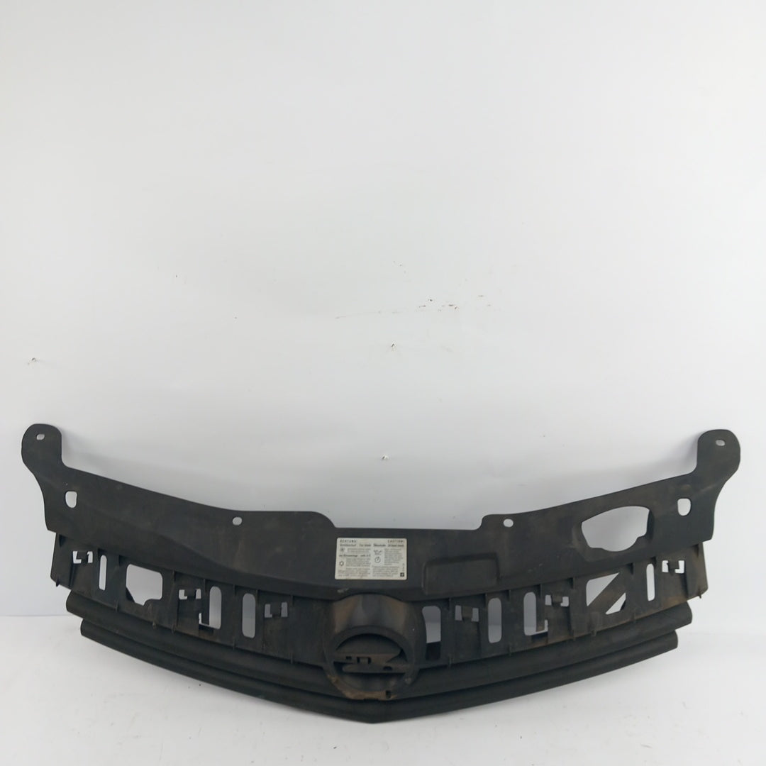 Решетка предна радиатор Opel Astra H 1,8 GTC