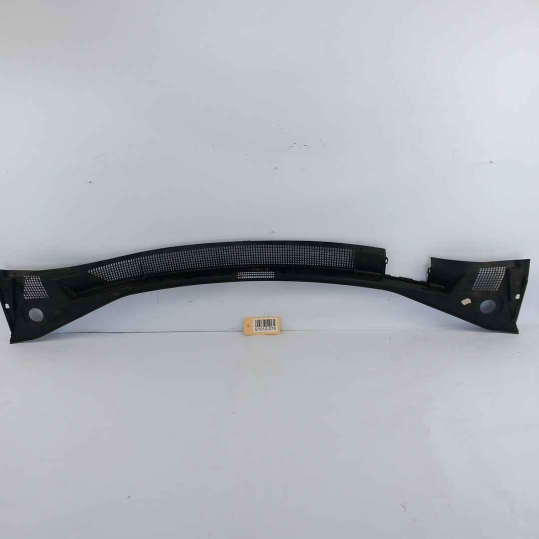 Решетка въздух отводняване предно стъкло Opel Meriva B