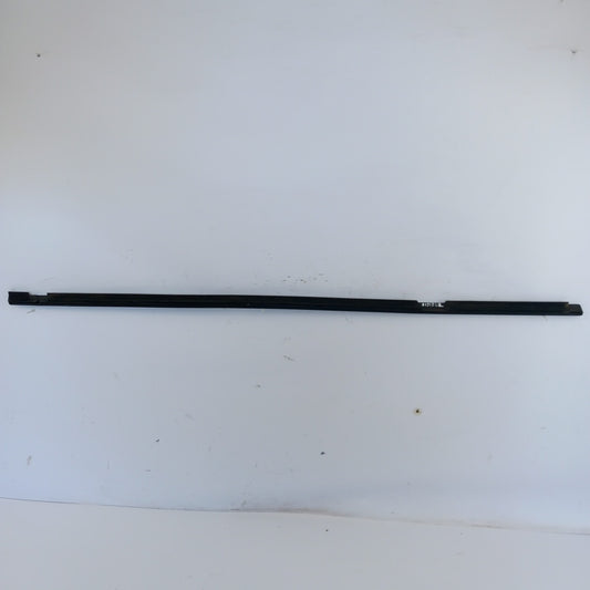 Лайстна стъкло на врата предна лява външна Opel Meriva B