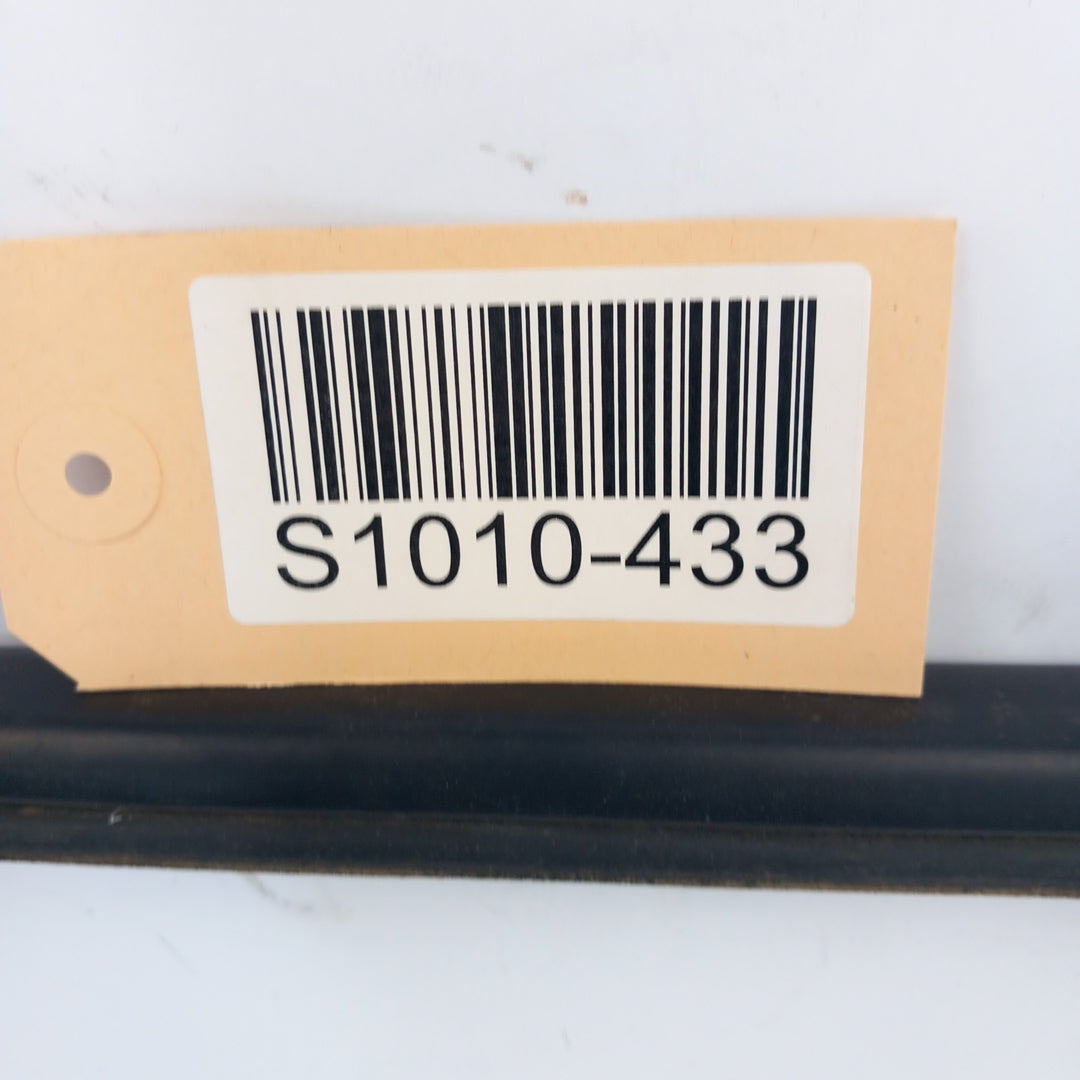 Лайстна стъкло на врата предна лява външна Opel Meriva B