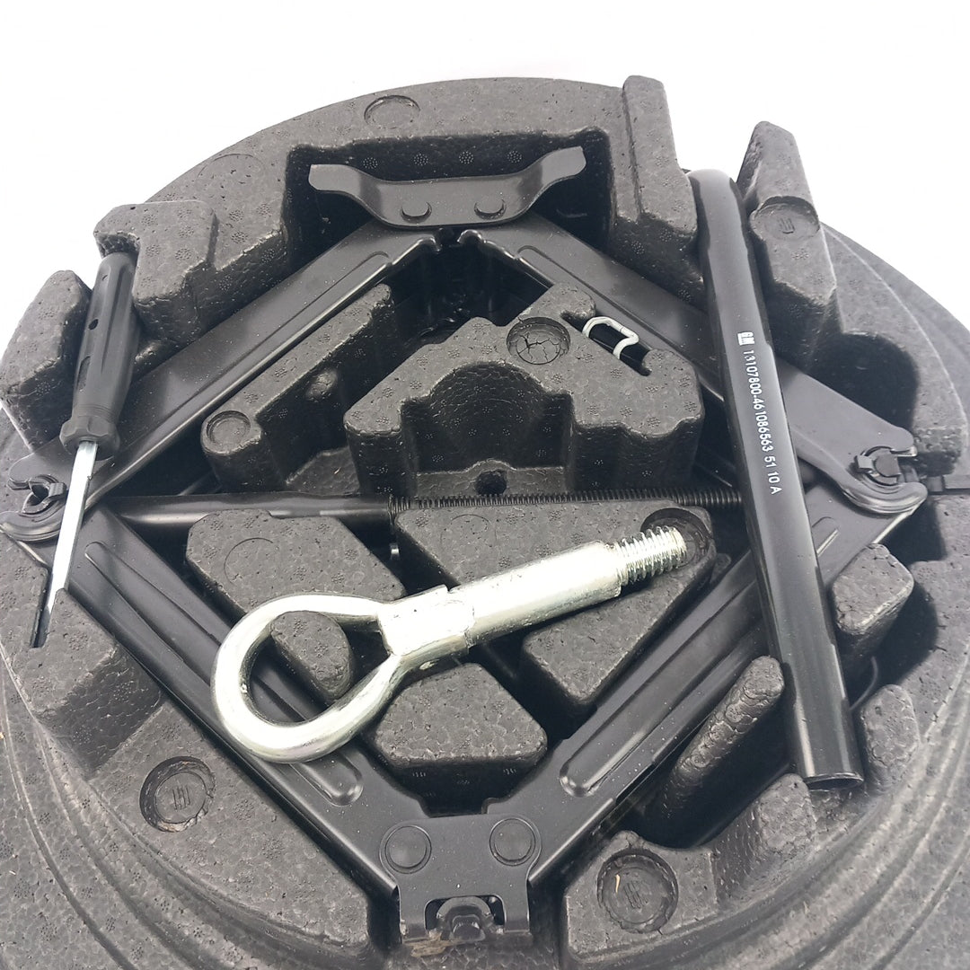 Комплект инструменти резервна гума Opel Meriva B