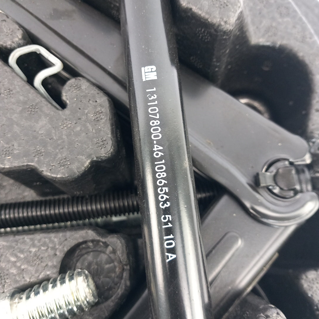 Комплект инструменти резервна гума Opel Meriva B