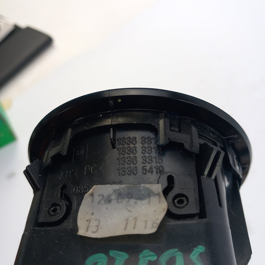 Решетка вентилация арматурно табло кръгла черна Opel Corsa D