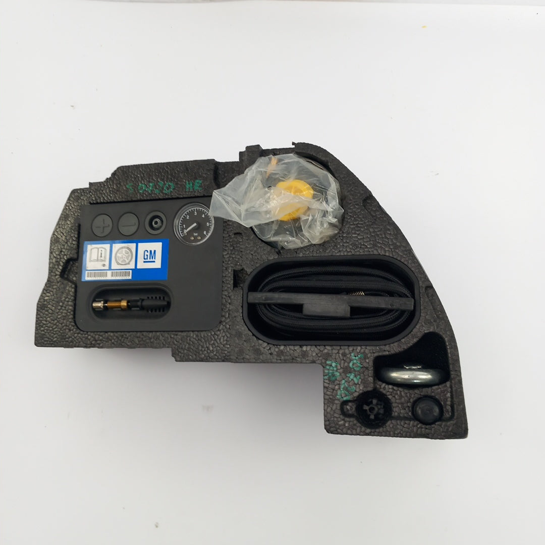 Комплект временен ремонт спукана гума компресор Opel Corsa D