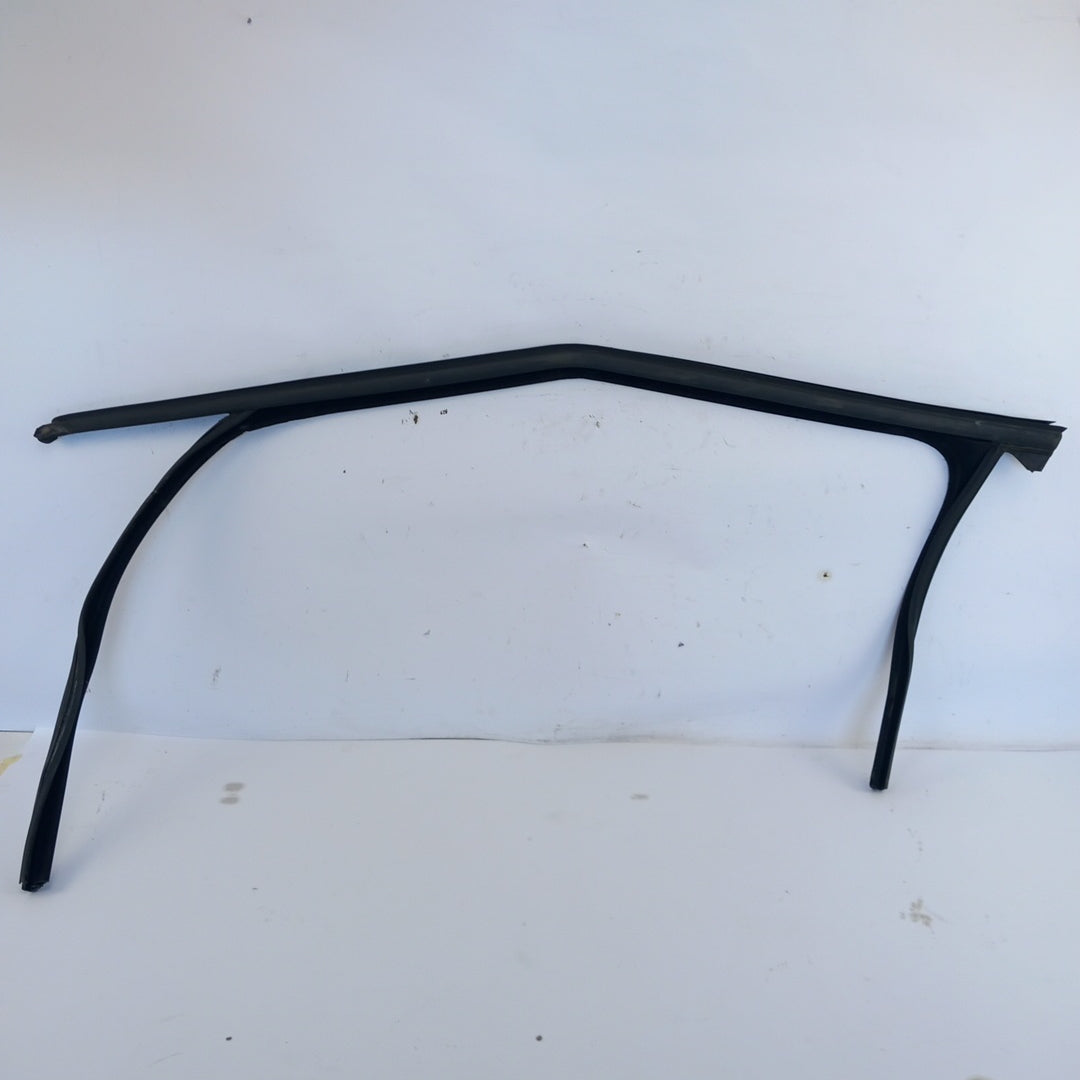 Уплътнение стъкло предна лява врата Opel Zafira C Tourer