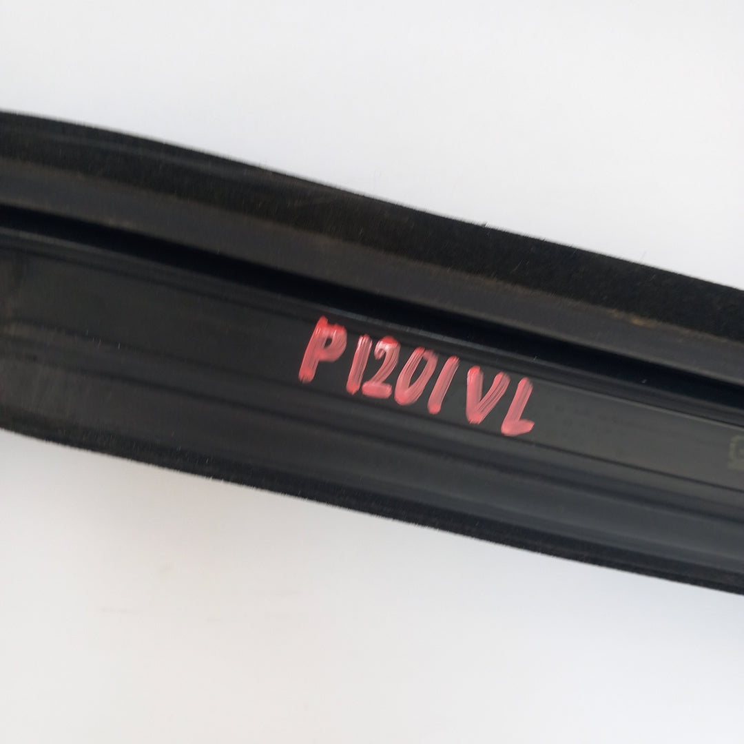 Уплътнение стъкло предна лява врата Opel Zafira C Tourer