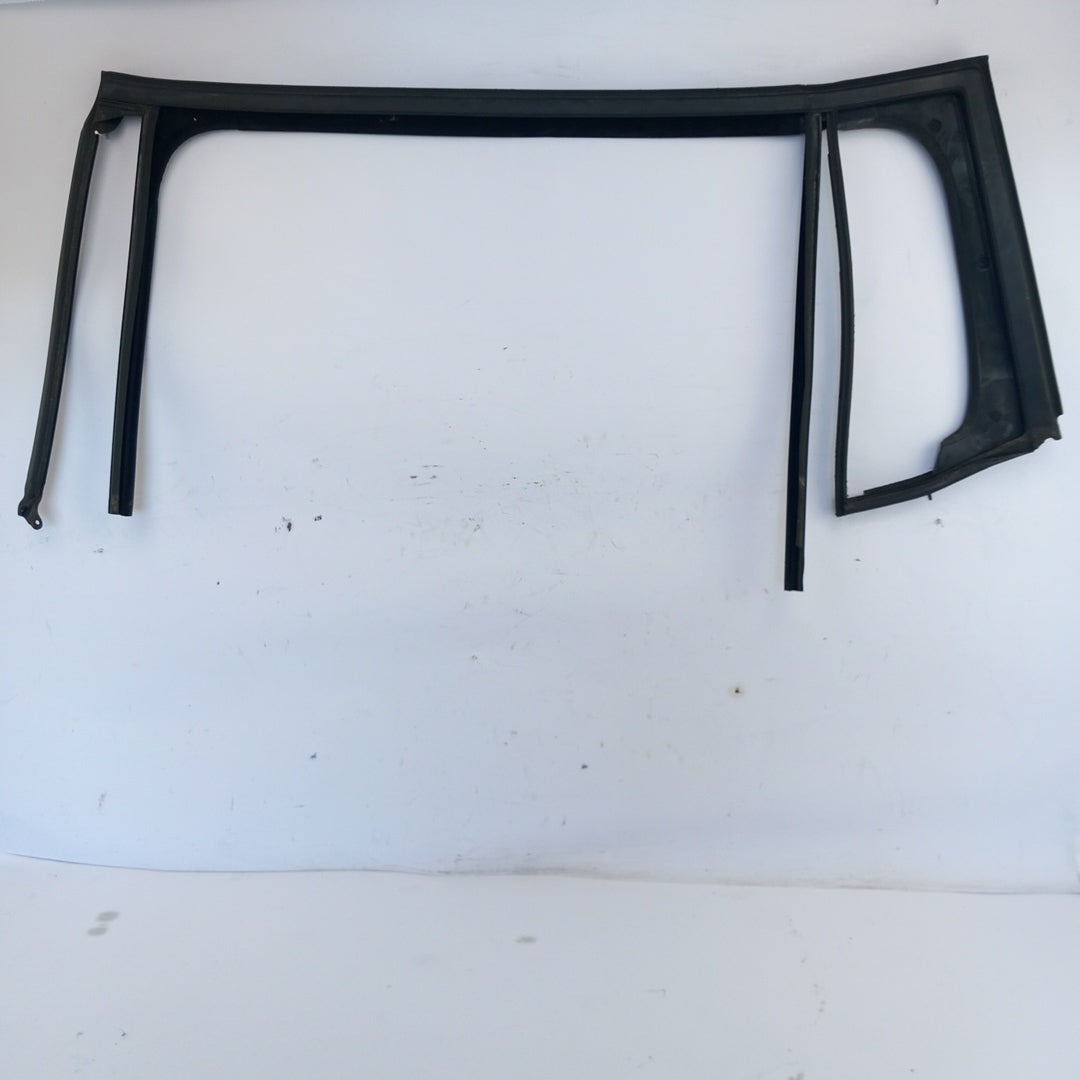 Уплътнение стъкло задна лява врата Opel Zafira C Tourer