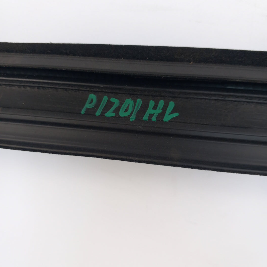 Уплътнение стъкло задна лява врата Opel Zafira C Tourer