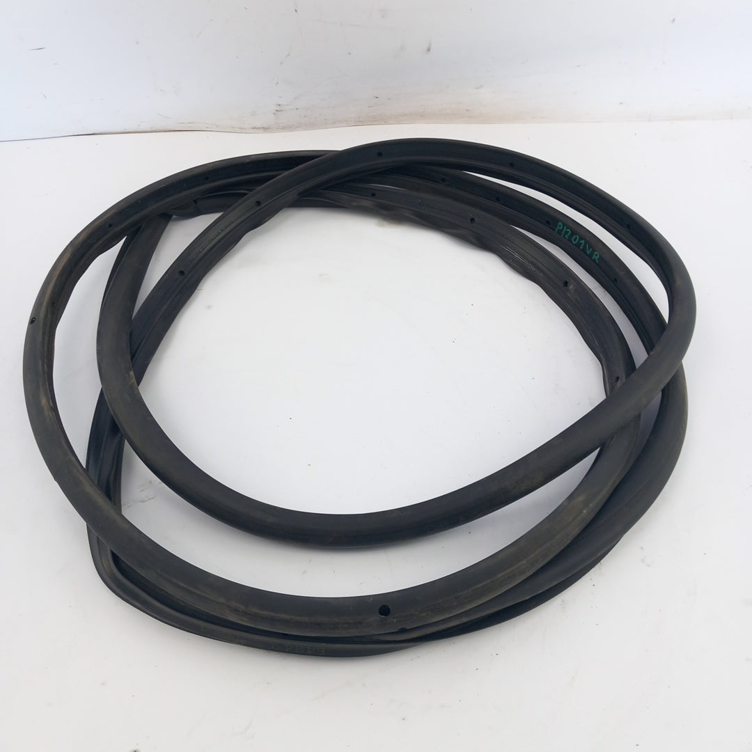 Уплътнение врата предна дясна Opel Zafira C Tourer