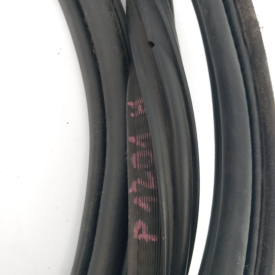 Уплътнение капак багажник Opel Zafira C Tourer