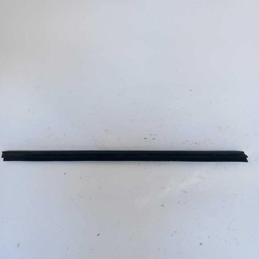 Лайстна стъкло на врата предна лява вътрешна Opel Zafira C Tourer