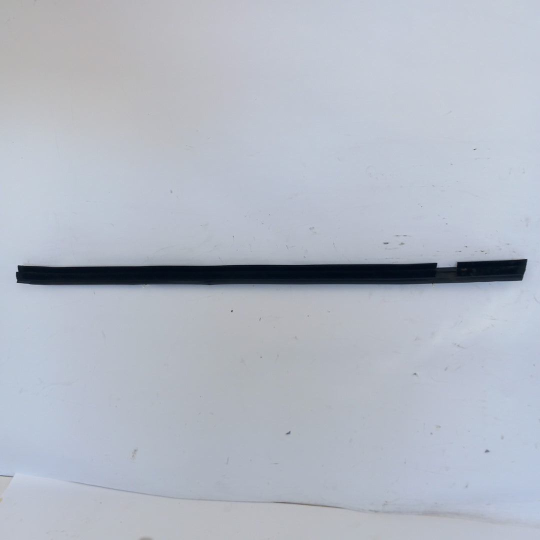 Лайстна стъкло на врата задна лява вътрешна Opel Zafira C Tourer