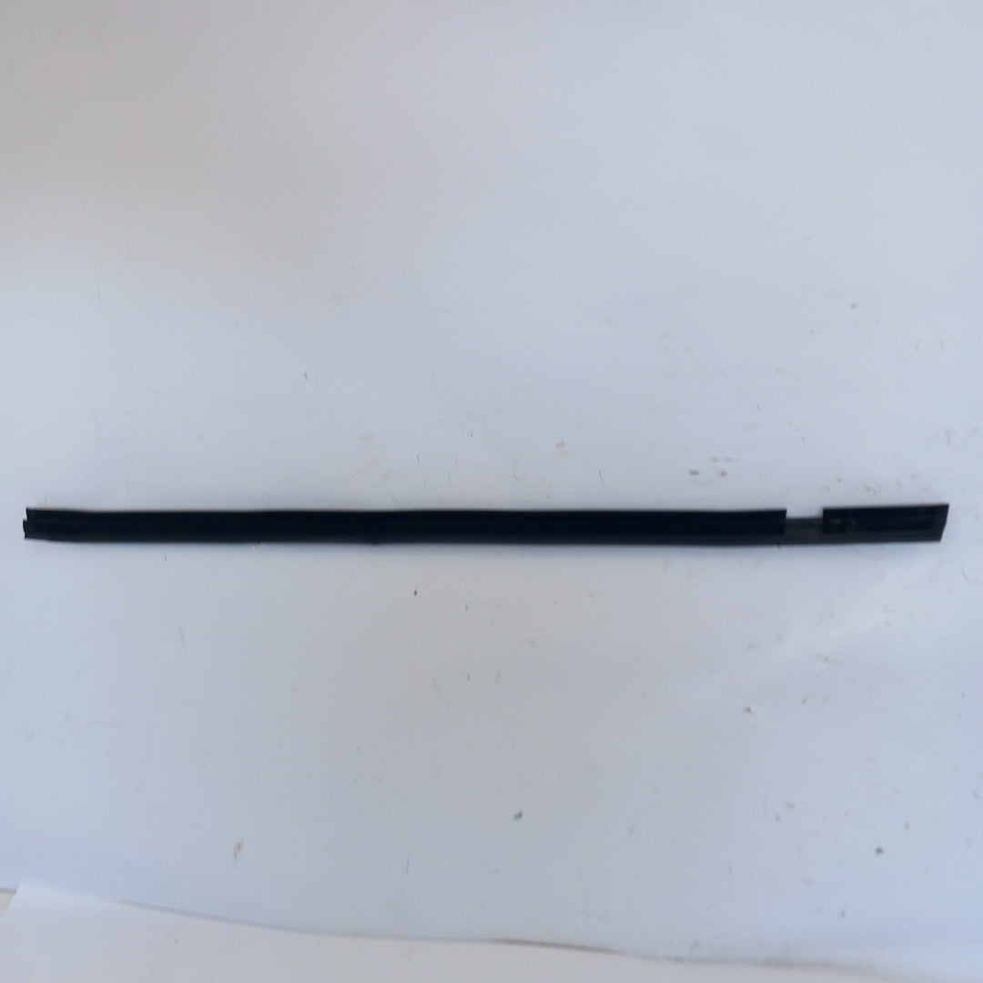 Лайстна стъкло на врата задна лява вътрешна Opel Zafira C Tourer