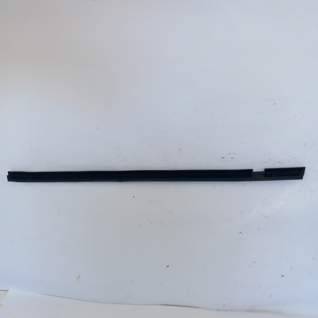 Лайстна стъкло на врата задна лява вътрешна Opel Zafira C Tourer