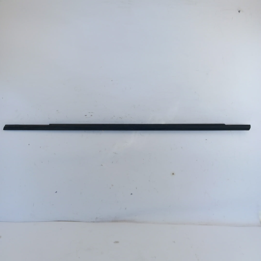 Лайстна стъкло на врата предна лява външна Opel Zafira C Tourer