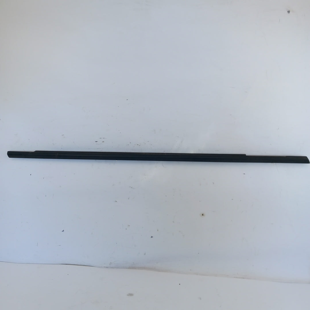 Лайстна стъкло на врата предна дясна външна Opel Zafira C Tourer