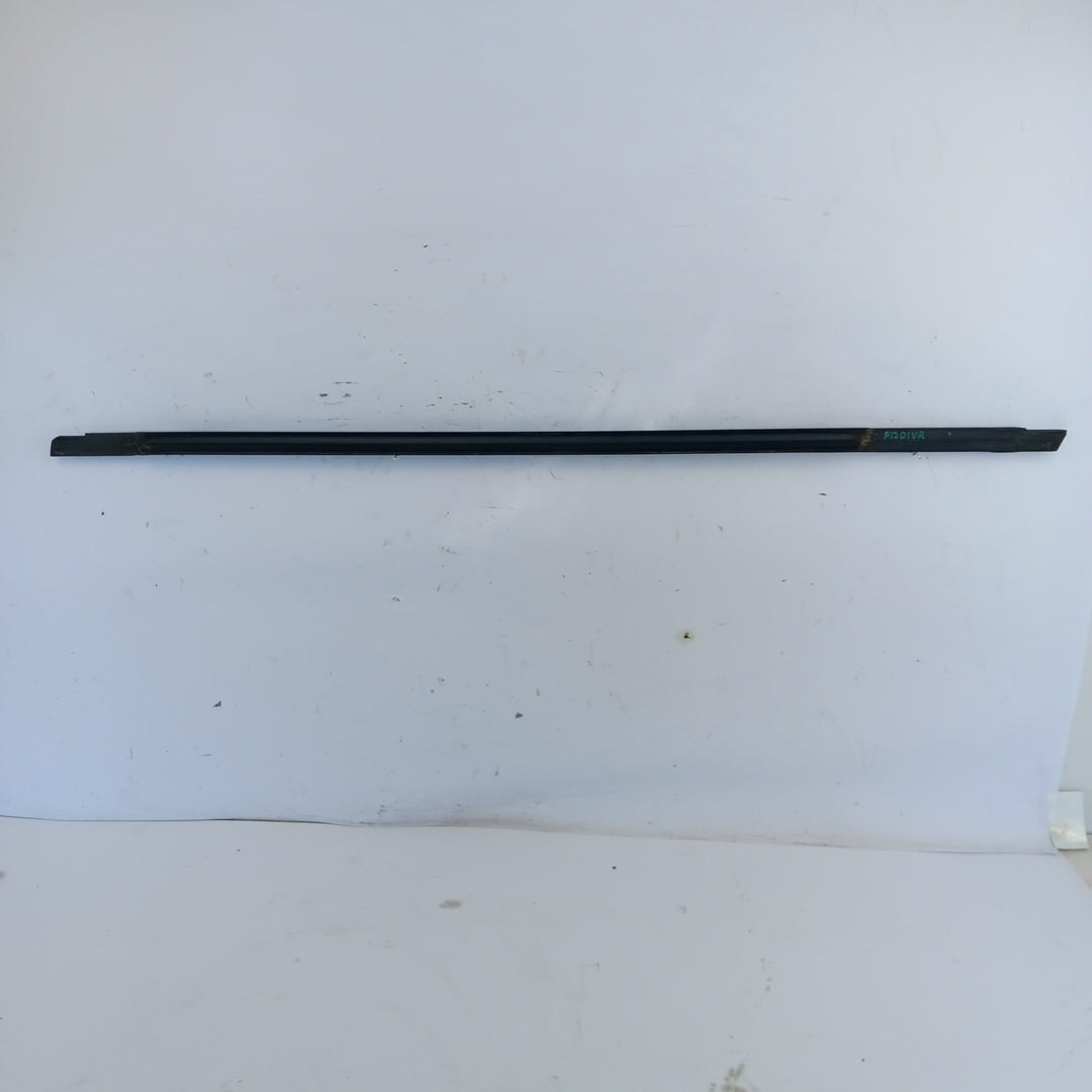 Лайстна стъкло на врата предна дясна външна Opel Zafira C Tourer