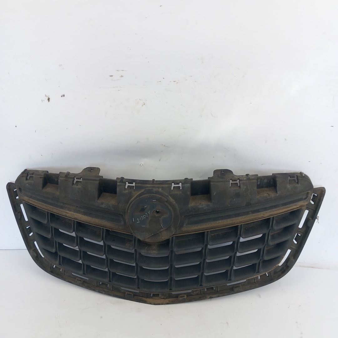 Решетка радиатор предна броня Opel Mokka