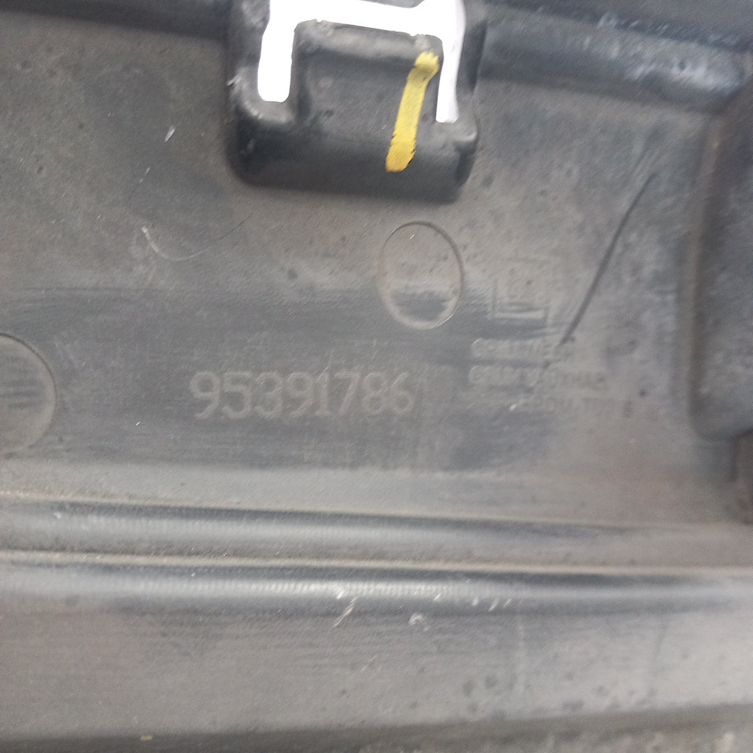 Решетка радиатор предна броня Opel Mokka