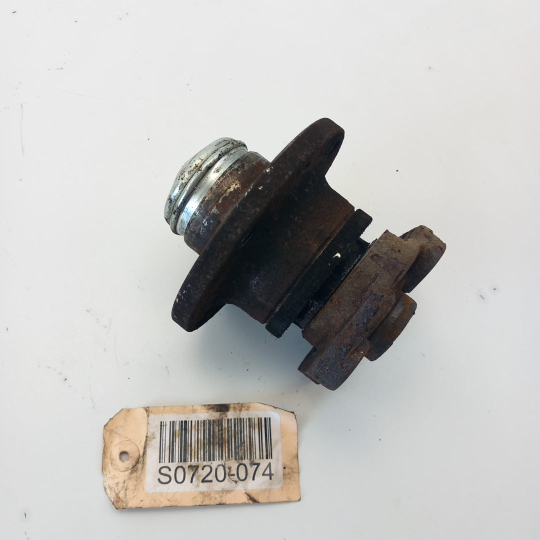 Главина задна лява Opel Corsa D 3-врати 1,4 A14XER