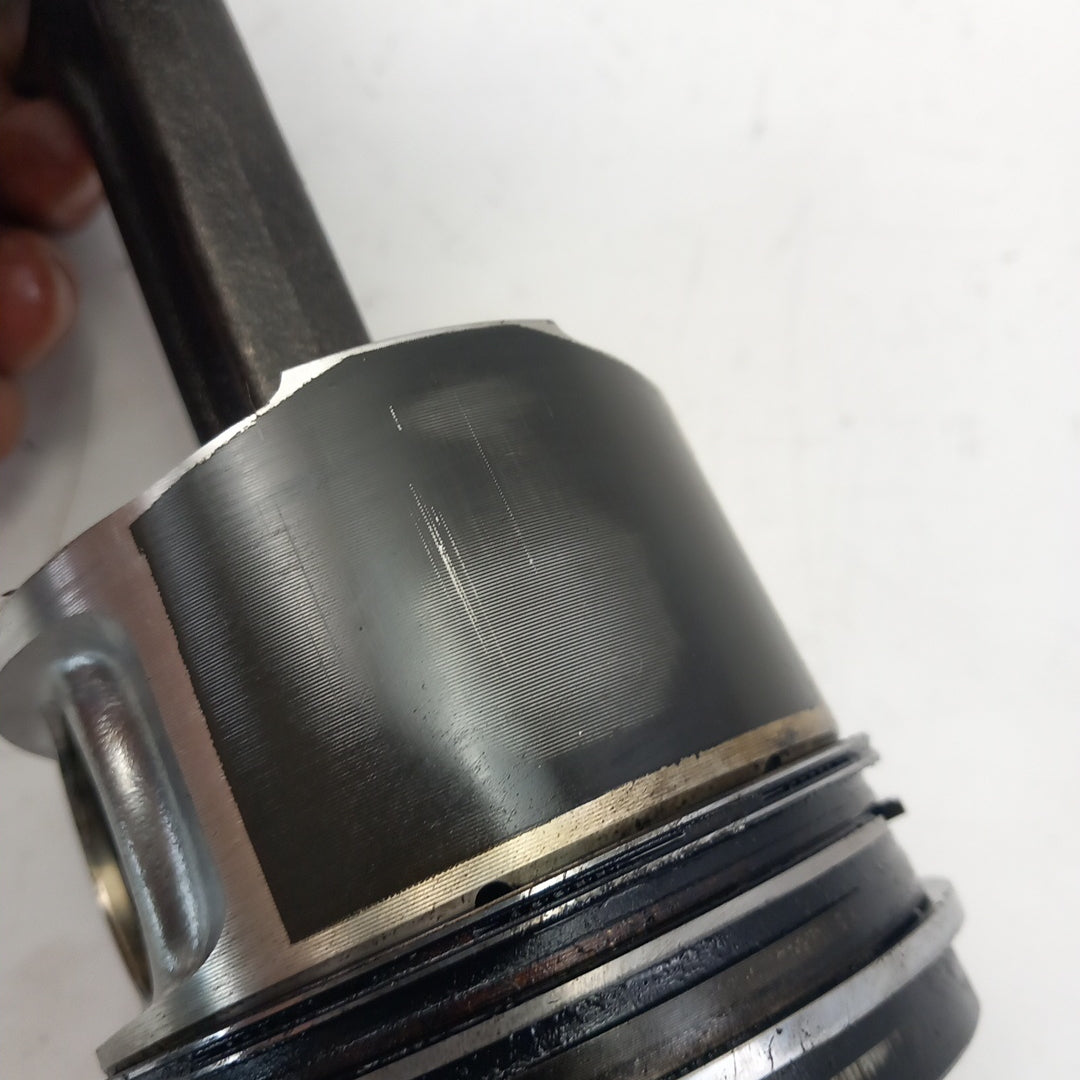 Бутало с биела Alfa Romeo 145 146 156 1,9 JTD 77KW 105 к,с, лек дефект