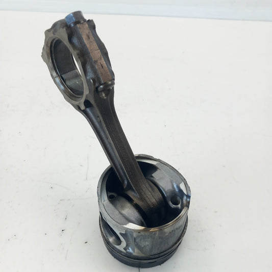 Бутало с биела с дефект Z17DTH Opel Astra H 1,7 CDTI