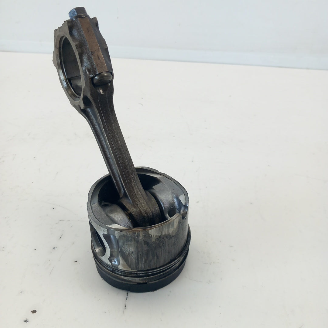 Бутало с биела с дефект Z17DTH Opel Astra H 1,7 CDTI