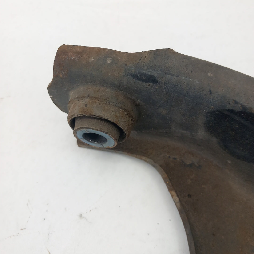 Носач преден десен Dacia Duster I HS