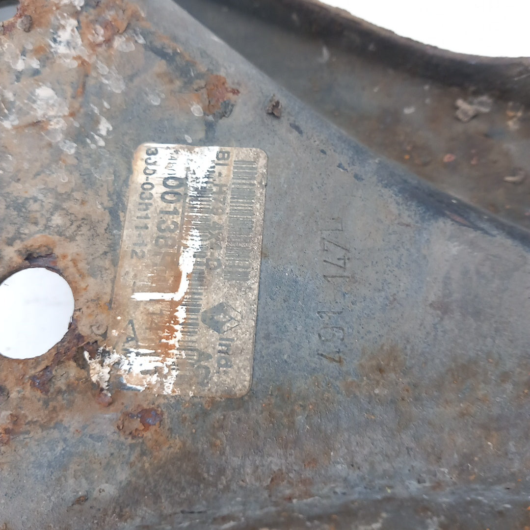 Носач преден десен Dacia Duster I HS