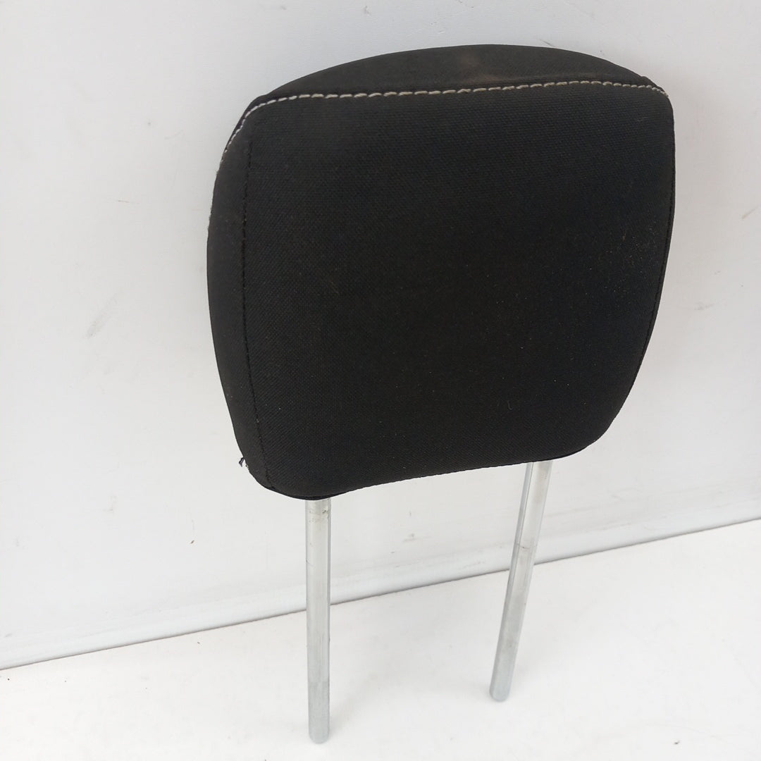 Подглавник задни седалки ляв десен